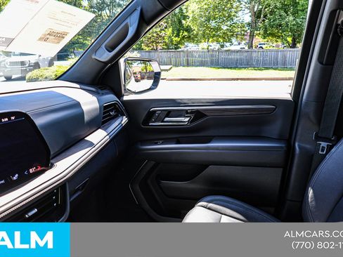 Used 2025 Chevrolet Tahoe LT AWD/4WD image 35