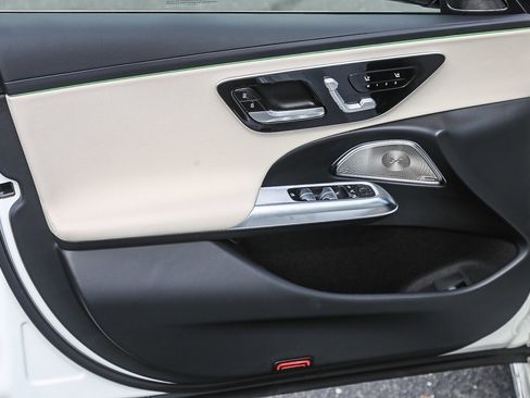 New 2024 Mercedes-Benz E 350 4MATIC Sedan image 18