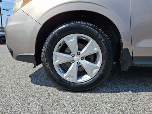 Used 2014 Subaru Forester 2.5i Premium w/ Popular Package #1 AWD/4WD image 9