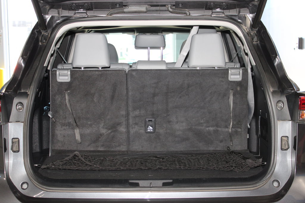 Used 2023 Toyota Highlander XLE AWD/4WD image 26