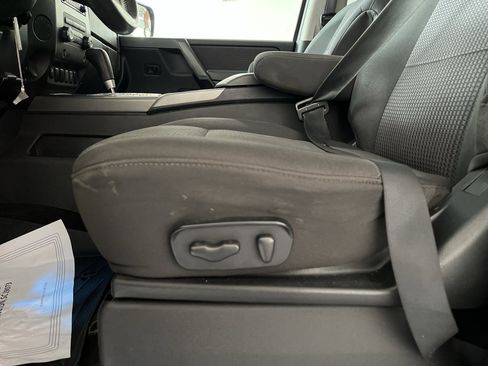 Used 2012 Nissan Titan SV w/ SV Value Truck Pkg RWD image 11