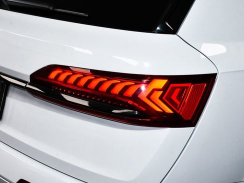 Used 2021 Audi SQ7 Premium Plus w/ Driver Assistance Package AWD/4WD image 91