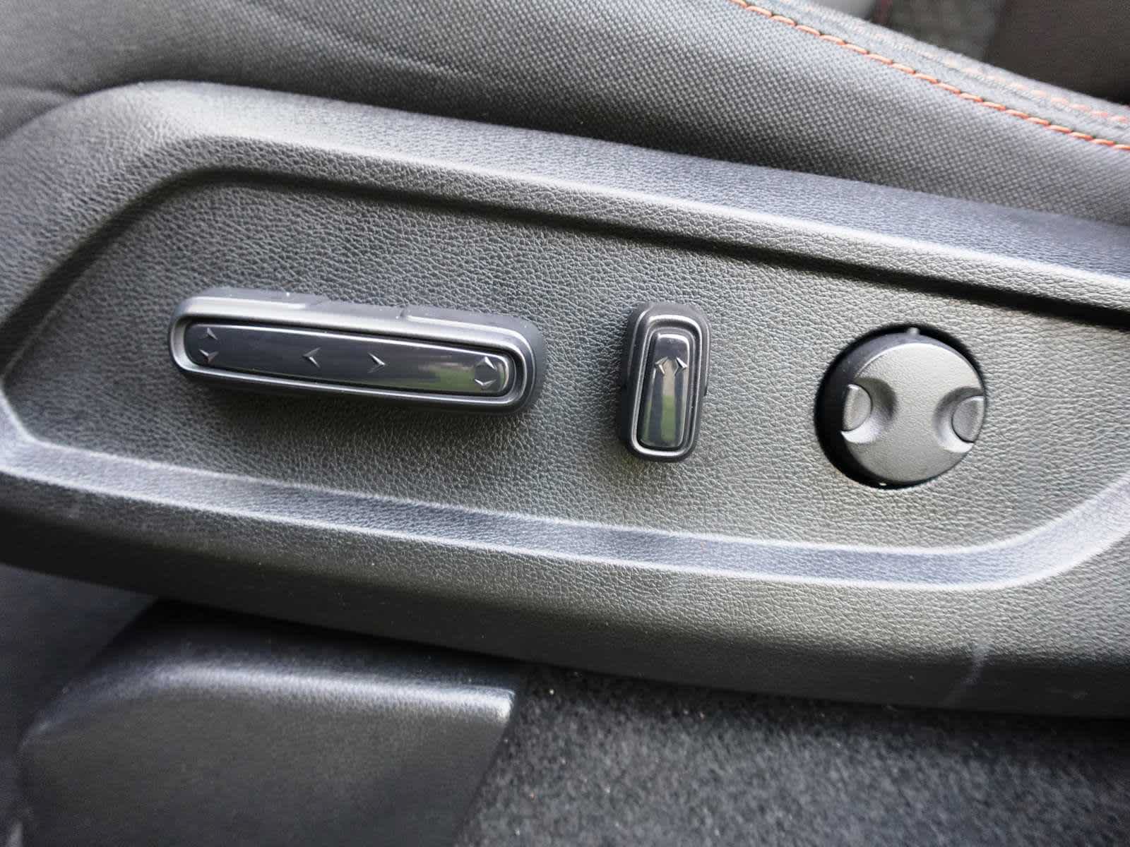 Used 2025 Honda Pilot Sport image 14