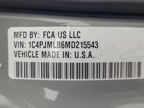 Used 2021 Jeep Cherokee Latitude Plus w/ Mopar Interior Package AWD/4WD image 33