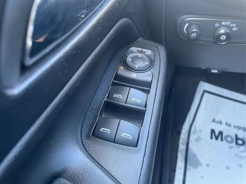 Used 2023 Chevrolet Equinox LT image 35