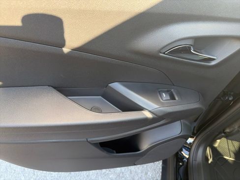New 2026 Chevrolet Trax LT w/ Sunroof Package FWD image 12