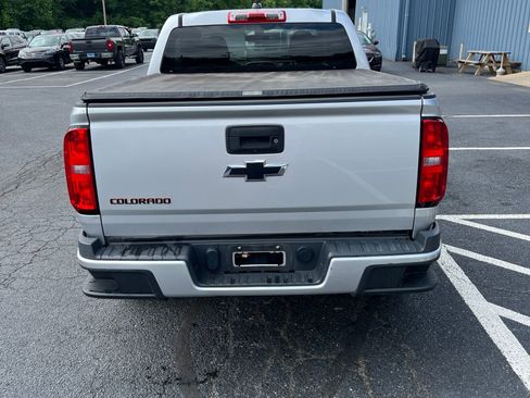 Used 2019 Chevrolet Colorado LT w/ Redline Special Edition RWD image 5