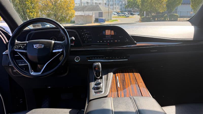 Used 2021 Cadillac Escalade Premium Luxury w/ Driver Assist Tech Package AWD/4WD image 26