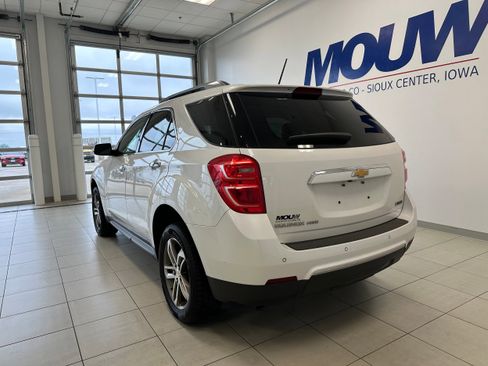 Used 2017 Chevrolet Equinox Premier w/ Enhanced Convenience Package AWD/4WD image 6
