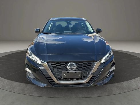 Used 2022 Nissan Altima 2.5 SR FWD image 2