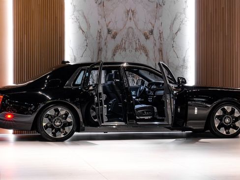 Used 2024 Rolls-Royce Phantom Sedan image 5