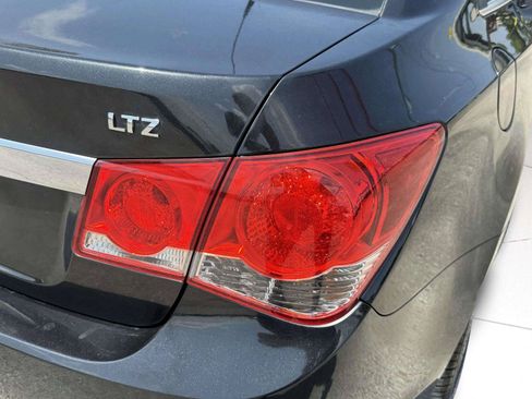 Used 2011 Chevrolet Cruze LTZ FWD image 14