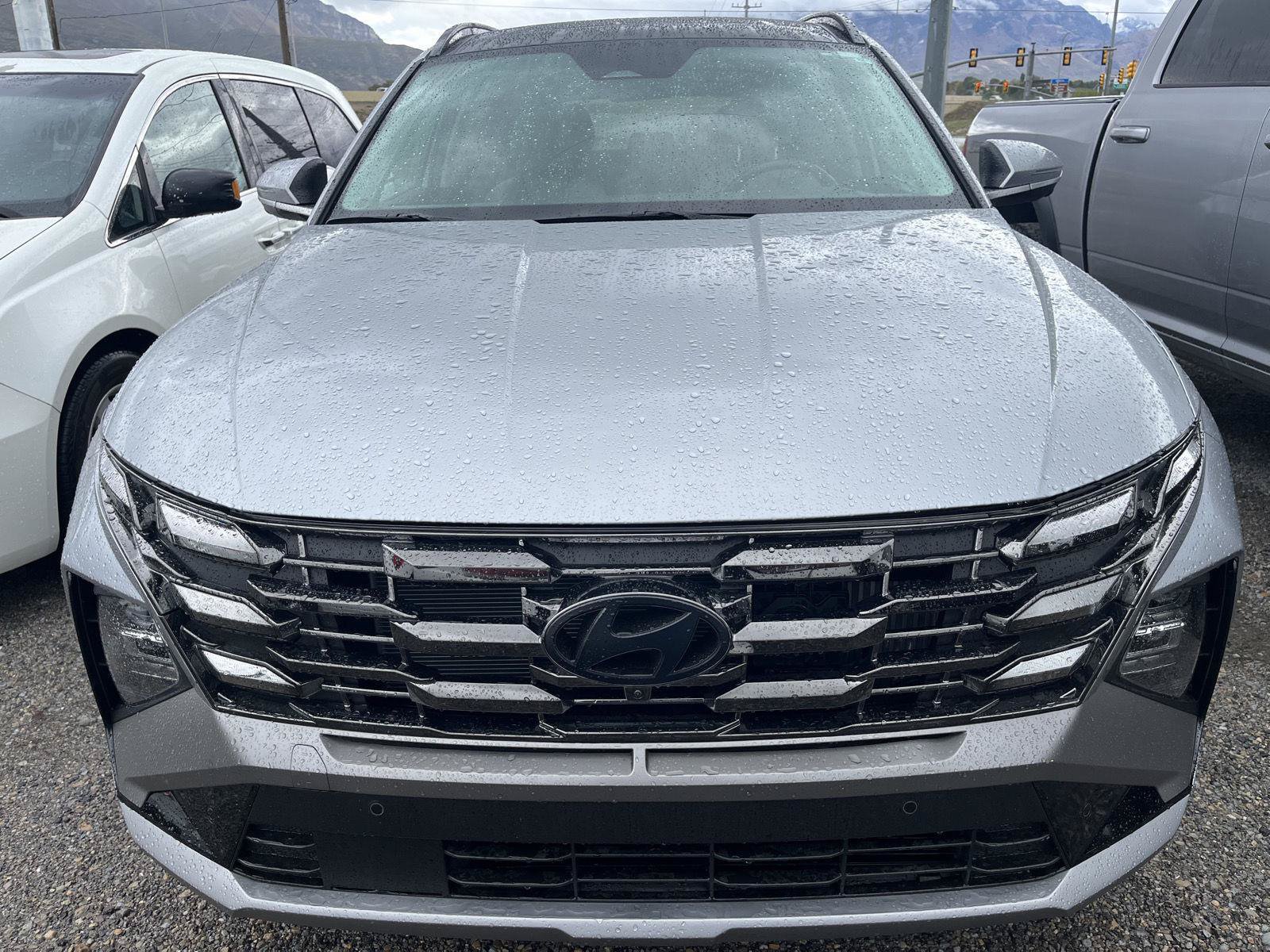 Used 2025 Hyundai Tucson Limited AWD/4WD image 2