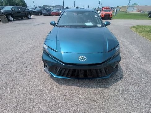 Used 2025 Toyota Camry SE w/ Convenience Package FWD image 10
