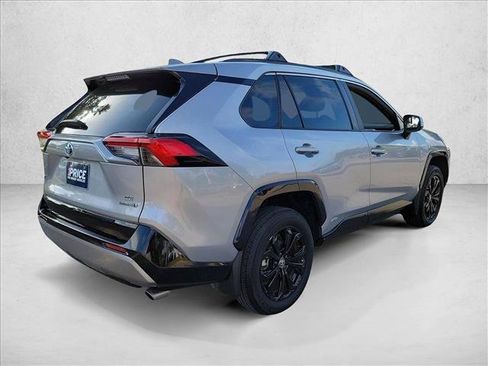 Used 2023 Toyota RAV4 SE AWD/4WD image 5