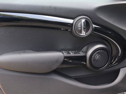 Used 2019 MINI Cooper S FWD image 9
