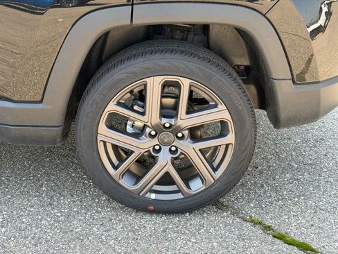 New 2026 Jeep Compass Limited AWD/4WD image 3