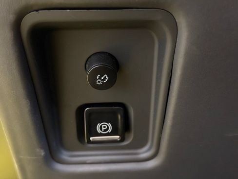 Used 2023 Chevrolet Corvette Stingray Premium Conv w/ Battery Protection Package RWD image 22