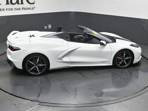 Used 2021 Chevrolet Corvette Stingray Premium Conv w/ Z51 Performance Package RWD image 38