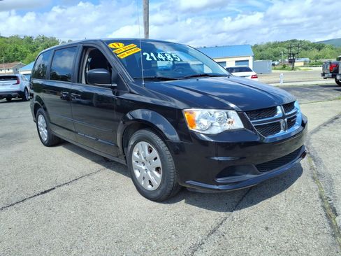 Used 2017 Dodge Grand Caravan SE w/ Power Window Group FWD image 1