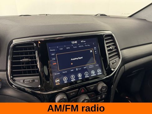 Used 2019 Jeep Grand Cherokee Altitude image 15