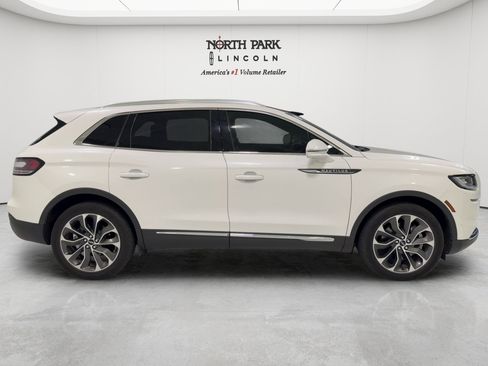 Used 2022 Lincoln Nautilus Reserve FWD image 6