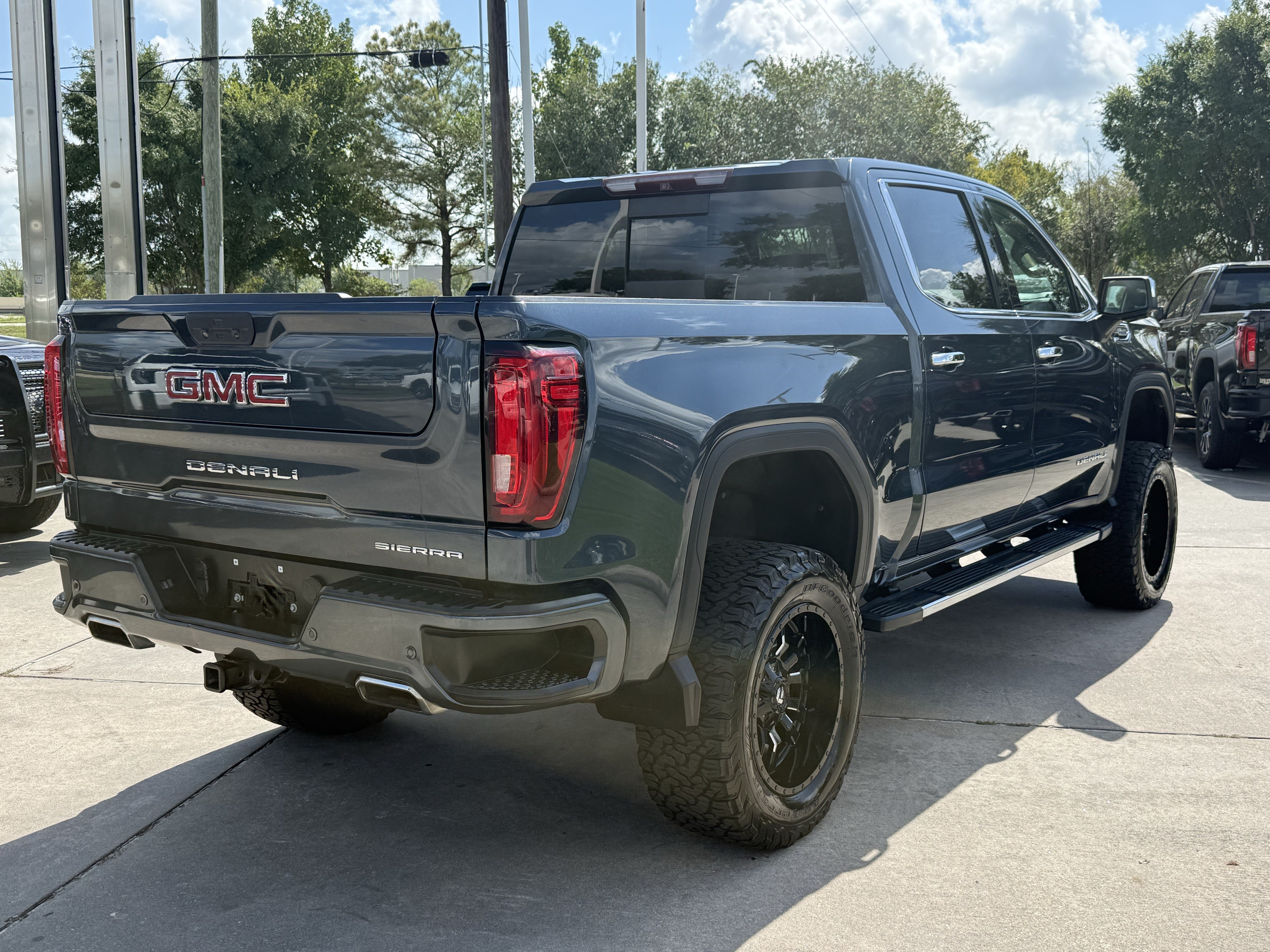 Used 2019 GMC Sierra 1500 Denali w/ Technology Package AWD/4WD image 5