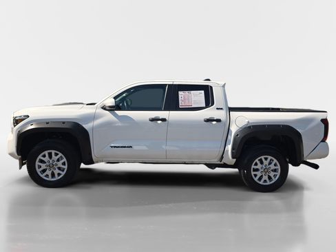 Used 2024 Toyota Tacoma SR5 RWD image 2