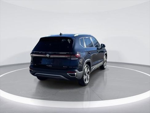 Used 2025 Volkswagen Taos SE AWD/4WD image 7