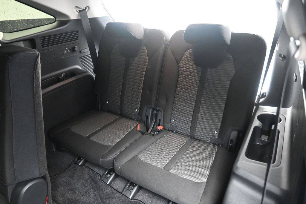 Used 2026 Kia Sorento LX FWD image 25