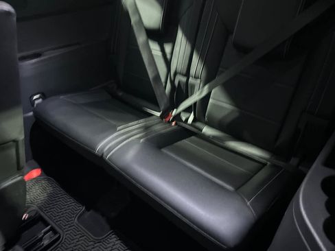 Used 2022 Volkswagen Atlas SE image 16