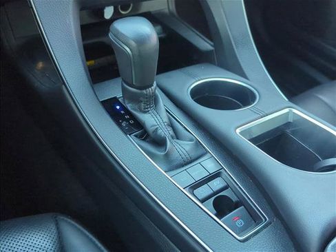 Used 2019 Toyota Avalon XSE image 17