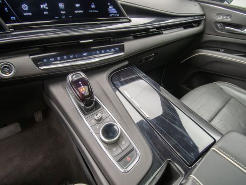 Used 2024 Cadillac Escalade Sport AWD/4WD image 16