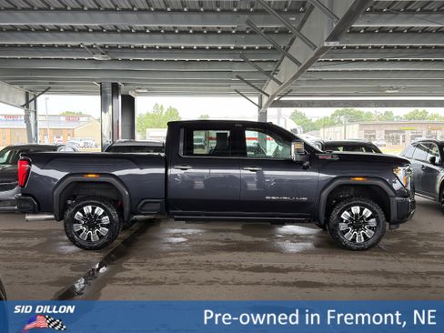 Used 2025 GMC Sierra 2500 Denali w/ Denali Reserve Package AWD/4WD image 3