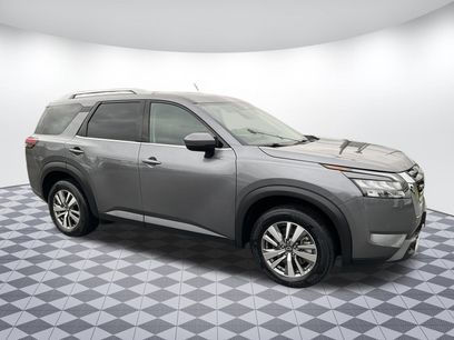Used 2025 Nissan Pathfinder SL