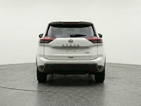 Used 2025 Nissan Rogue SV image 7
