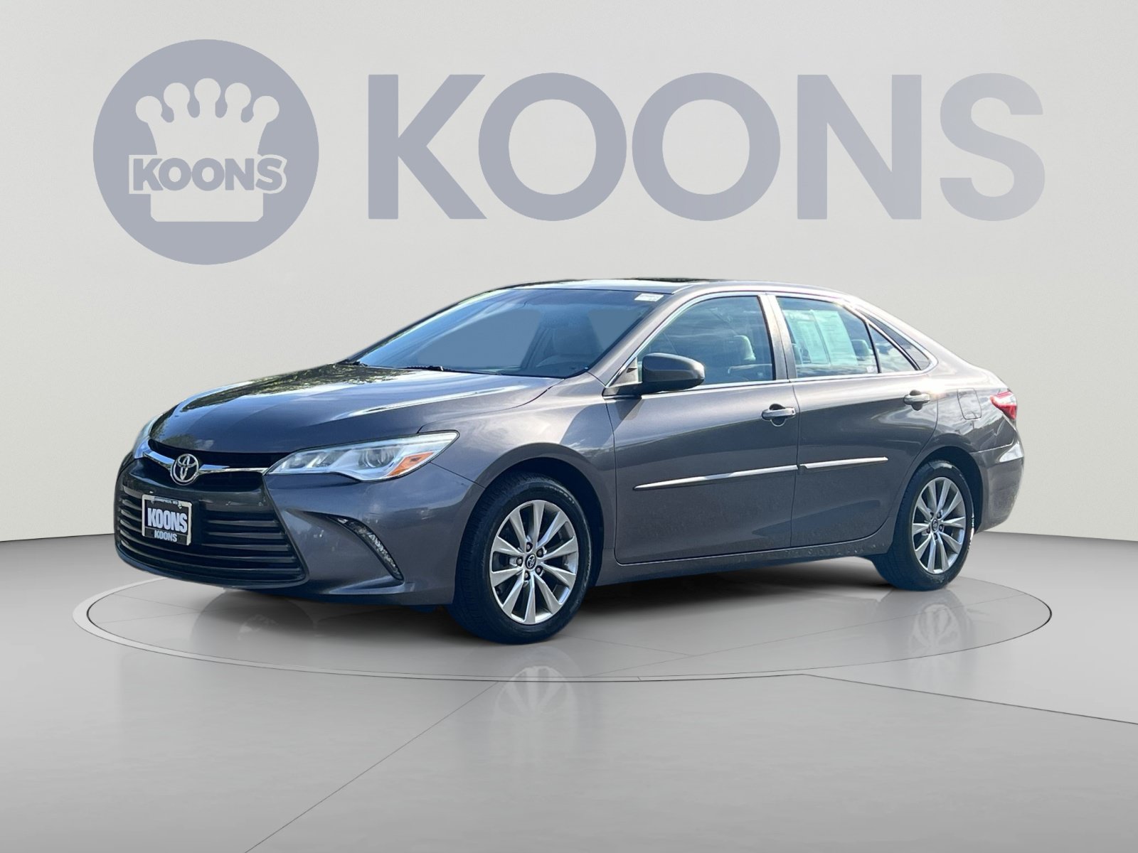 Used 2017 Toyota Camry XLE FWD image 4