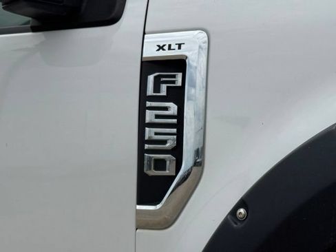 Used 2018 Ford F250 XLT w/ FX4 Off-Road Package AWD/4WD image 5