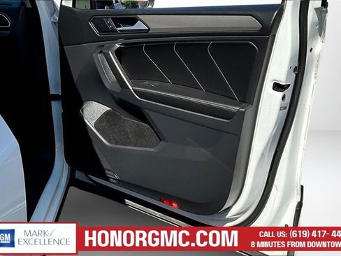 Used 2022 Volkswagen Tiguan SE image 26