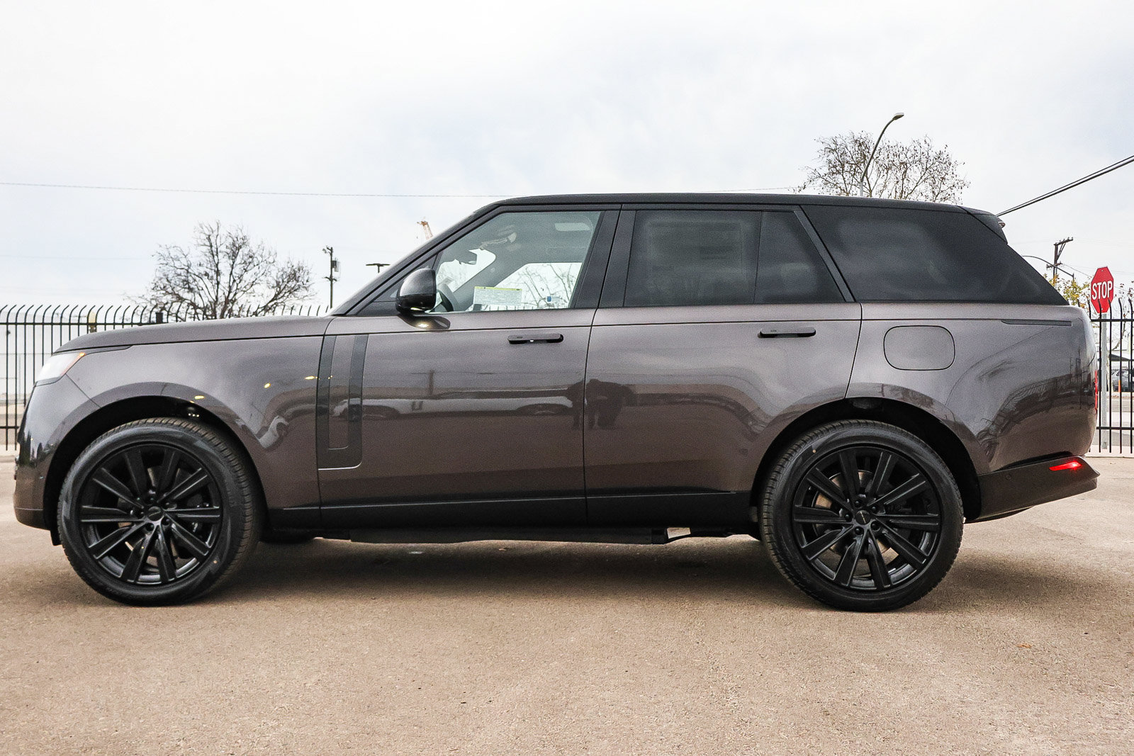 New 2026 Land Rover Range Rover SE AWD/4WD image 8