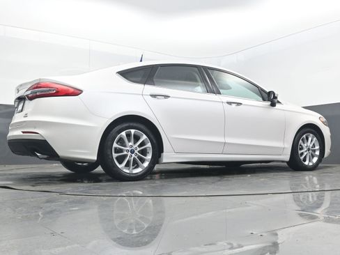 Used 2019 Ford Fusion SE image 29