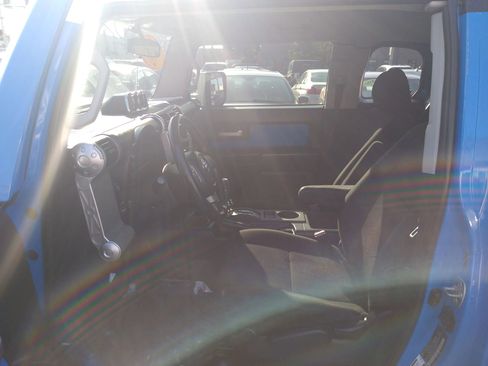 Used 2007 Toyota FJ Cruiser 4WD image 14