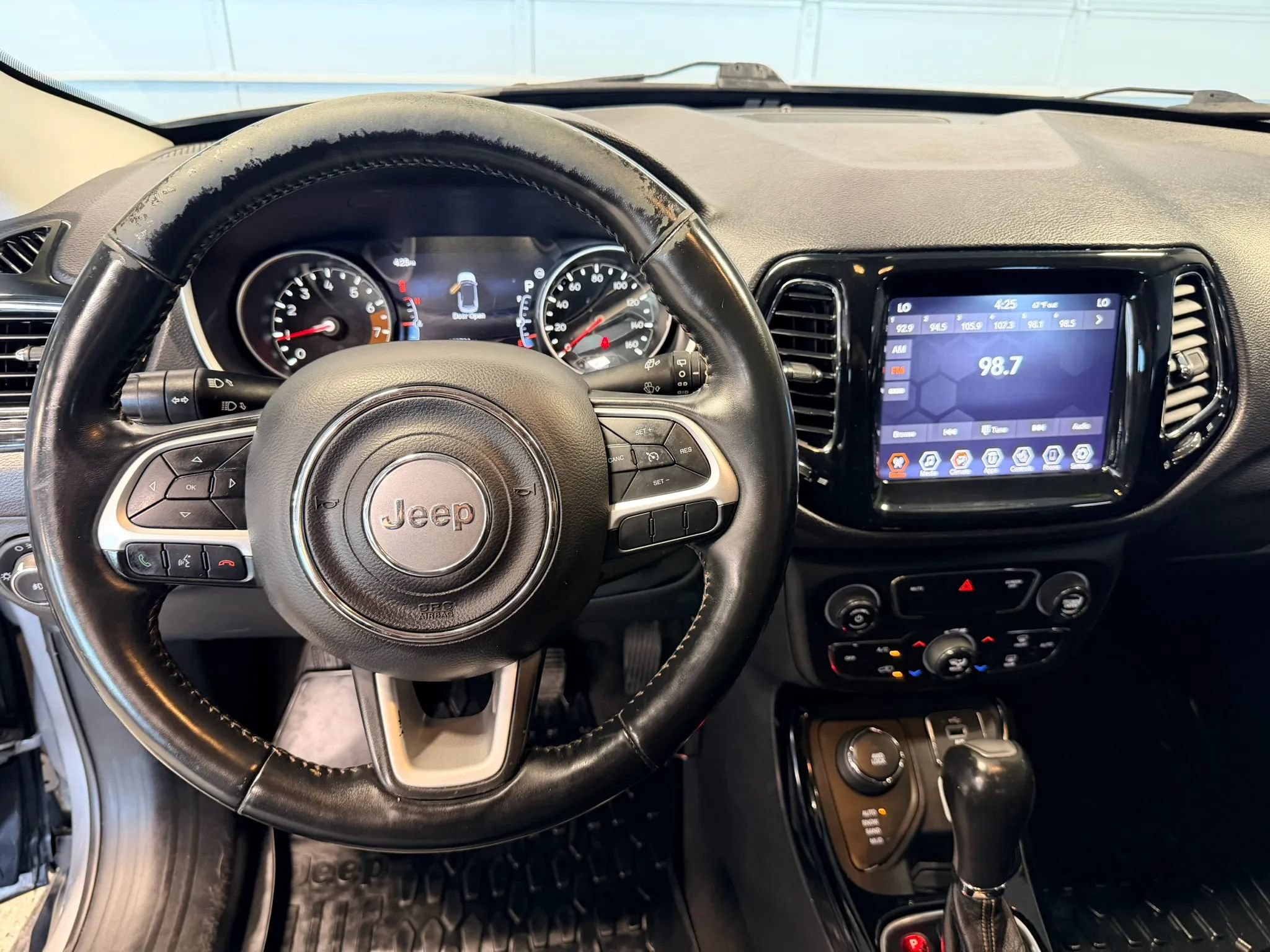 Used 2017 Jeep Compass Limited AWD/4WD image 10
