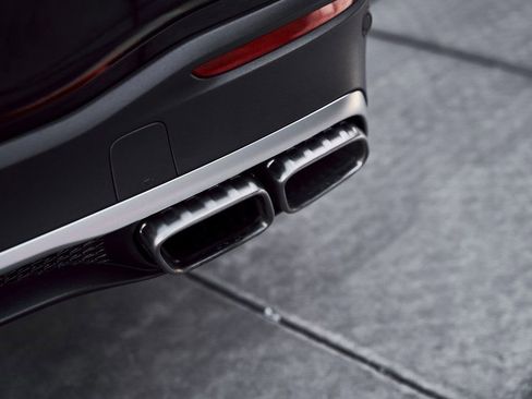 Used 2025 Mercedes-Benz GLS 63 AMG 4MATIC image 15