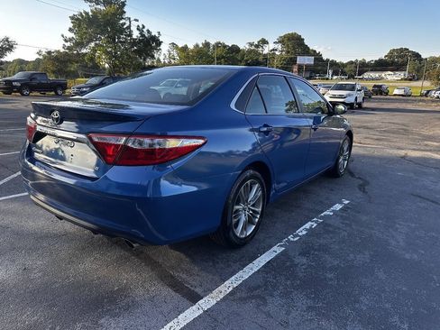 Used 2017 Toyota Camry SE w/ Four Season Floor Mat Package FWD image 3