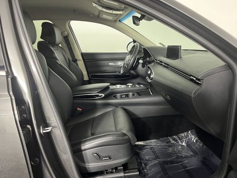 Used 2025 Genesis GV70 2.5T image 17