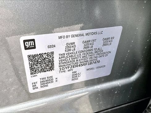 Used 2024 Cadillac XT4 Sport w/ Cold Weather Package FWD image 32