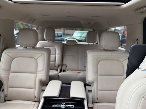 Used 2021 Lincoln Navigator L Reserve AWD/4WD image 19