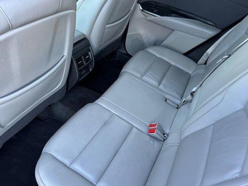 Used 2023 Cadillac XT4 Premium Luxury image 12