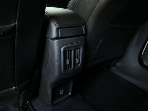 Used 2018 Jeep Compass Latitude AWD/4WD image 32